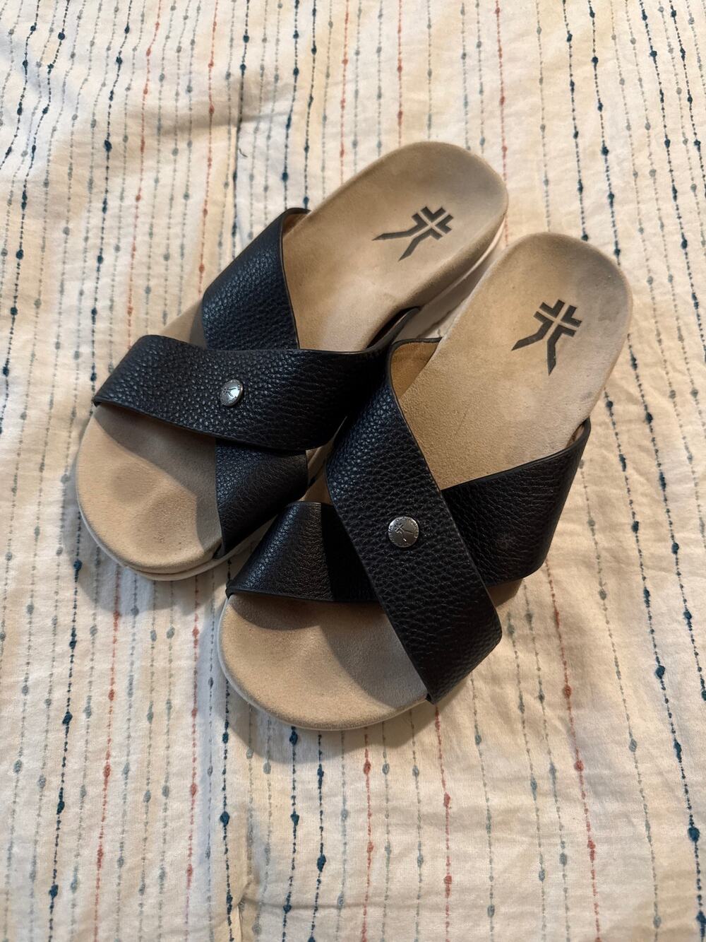 Kuru Breeze Comfort Slides Criss Cross Black Leather Size 8 Wide